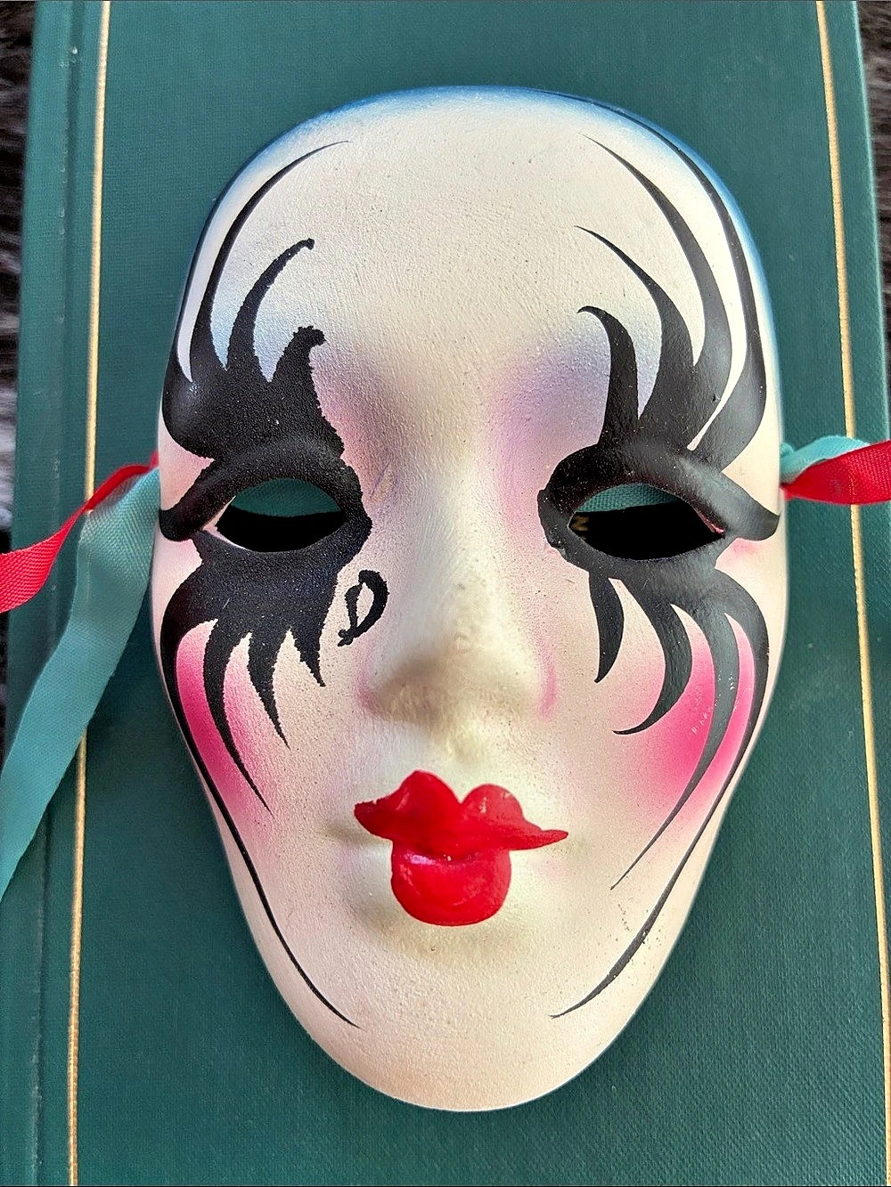 Vintage porcelain wall-hanging mask